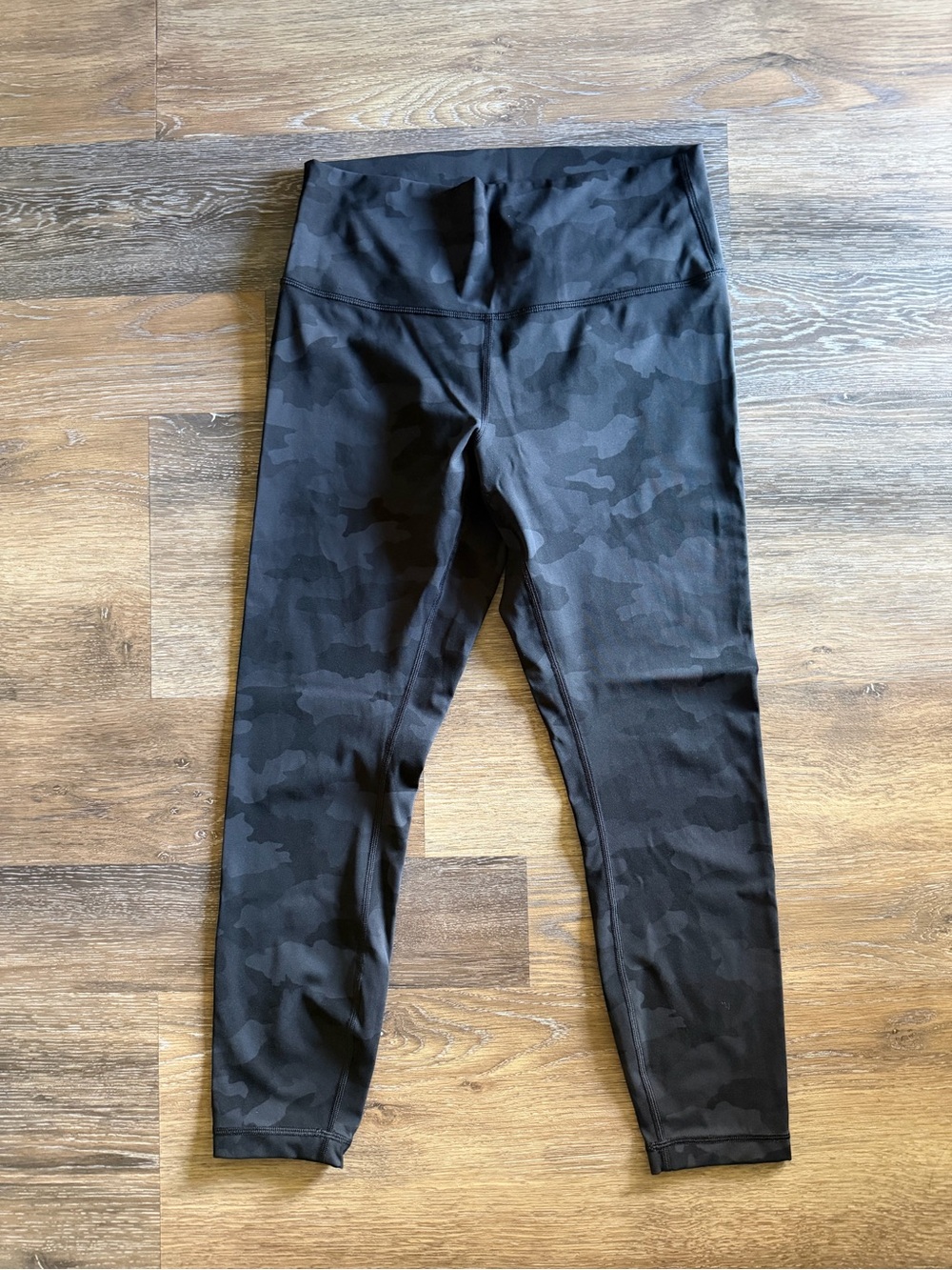 🖤Lululemon Wunder Under Black Camo🖤